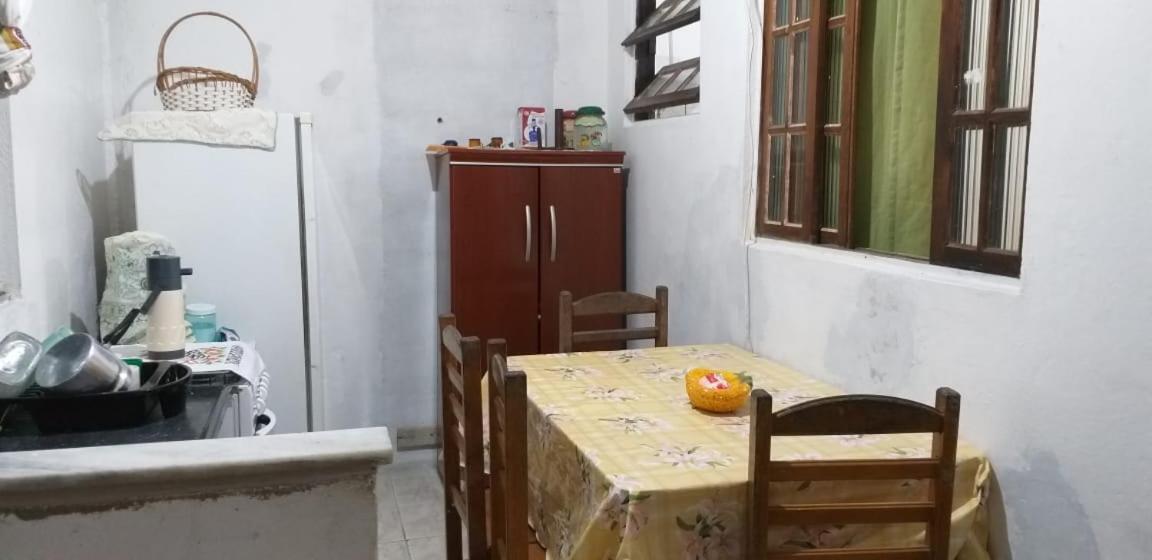 Hostel Praia Martin De Sa Карагуататуба Екстериор снимка